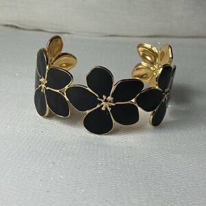 🖤Gold Tone Black Enamel Flower Hypoallergenic Cuff Bracelet